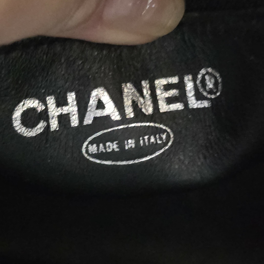 Chanel Black Quilted Leather Tote Bag - Picture 12 of 16
